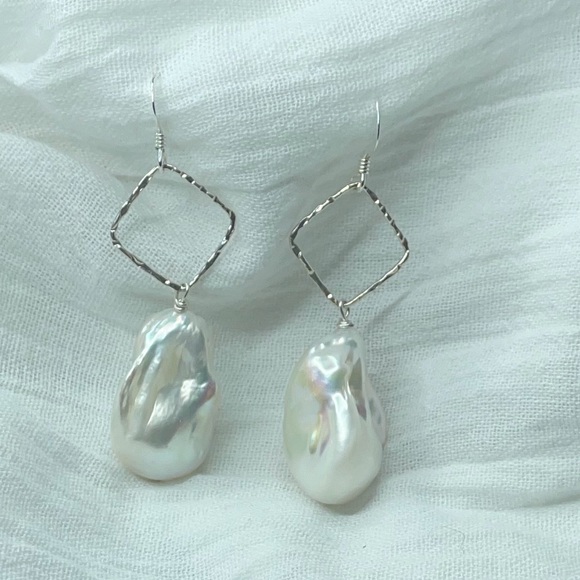 New Large White Keshi Baroque Pearl Dangle Drop Sterling Sliver Earrings - Picture 2 of 4
